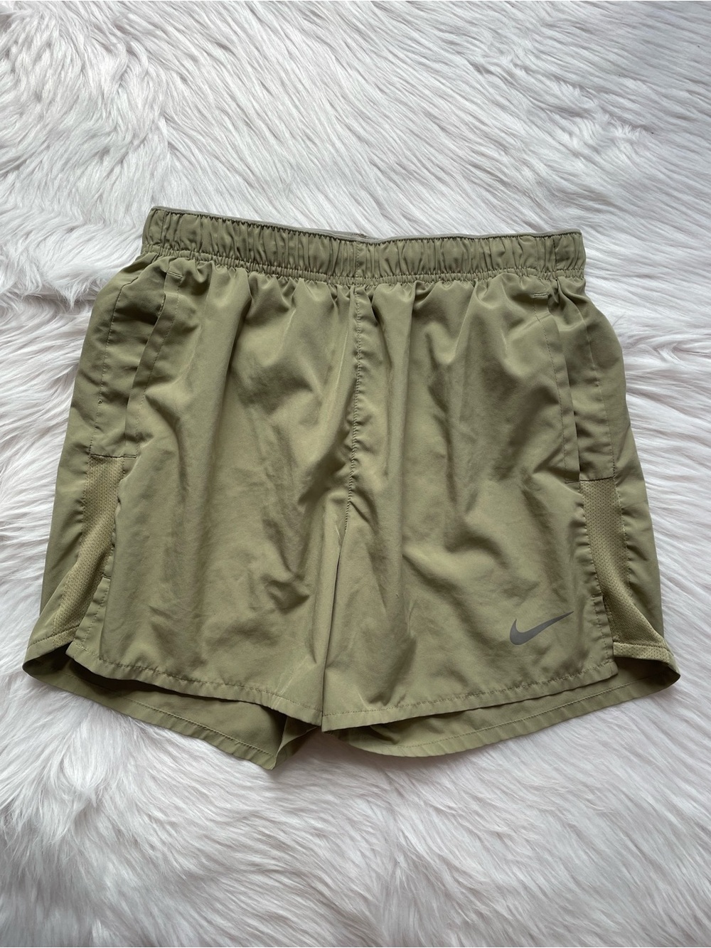 Nike challenger shorts khaki green brief lined size S small 4.75” inseam running